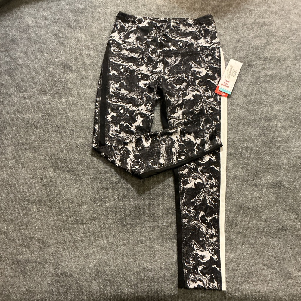 Saucony Fortify Crop Tights Marble Black and white